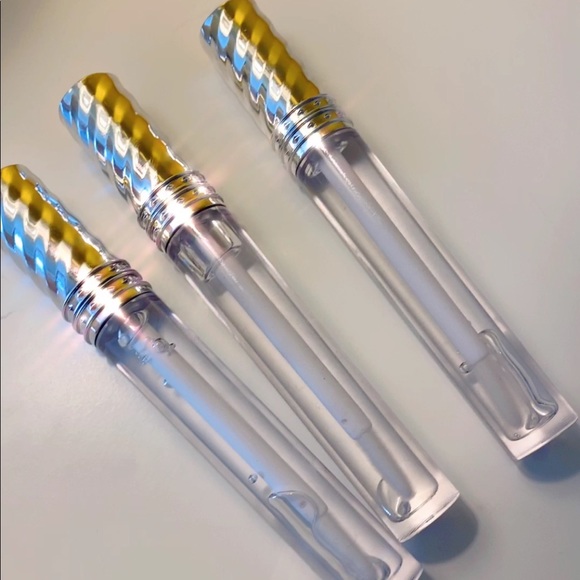 Always Classy🤍✨ - Picture 6 of 6